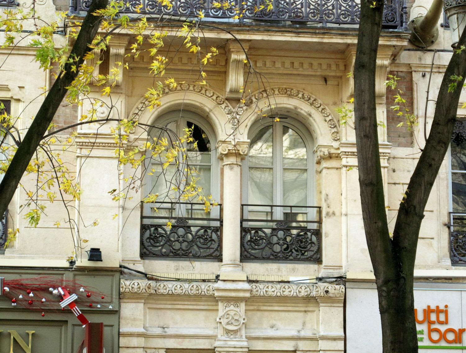 [28, rue de la République]