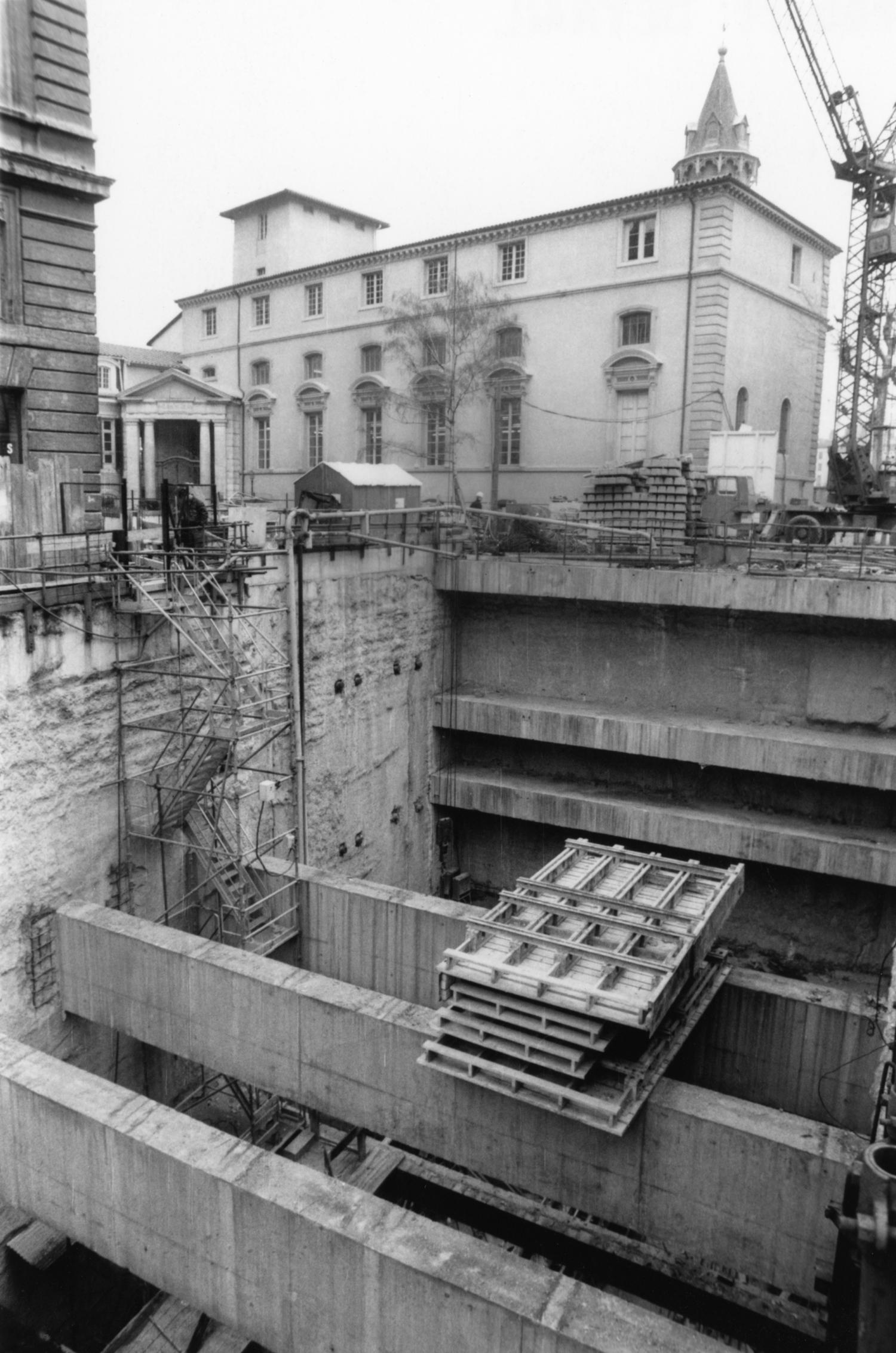 [Chantier de la ligne D du métro avenue Adolphe-Max]