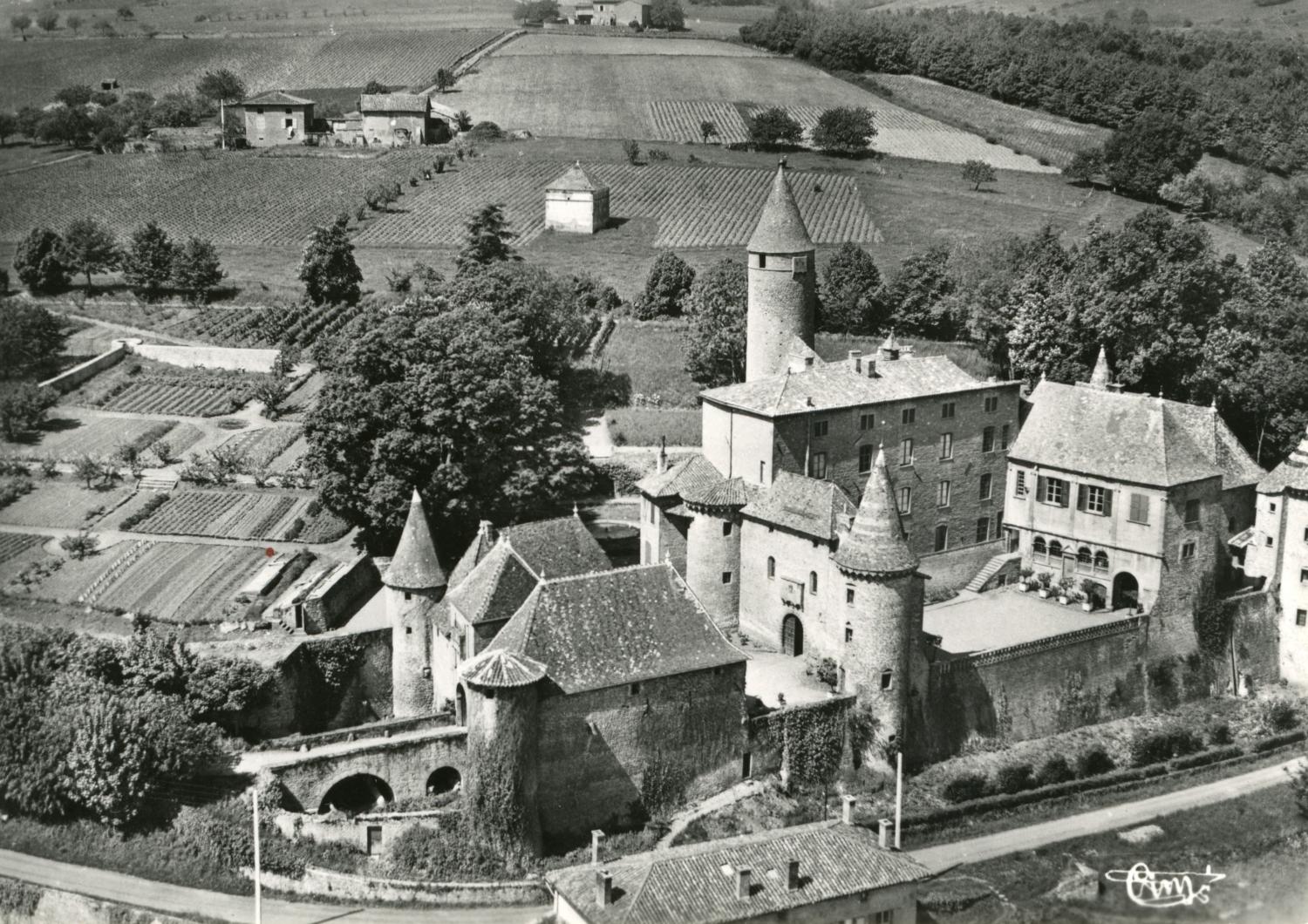 Jarnioux (Rhône). - Le Château de Clavière. - Vue aérienne