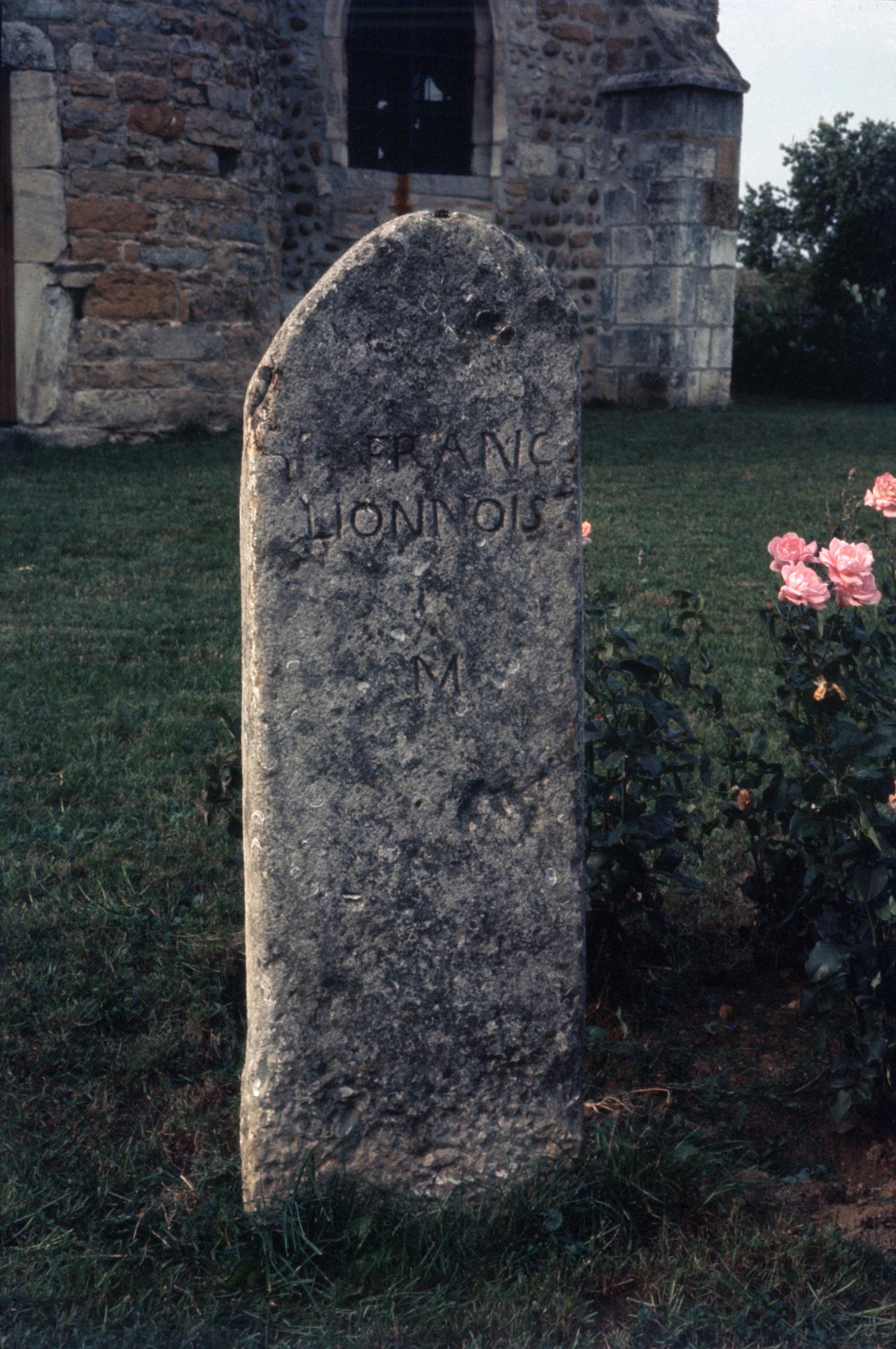 [Montanay (Rhône). Borne des Provinces entre Franc-Lyonnais et Bresse]