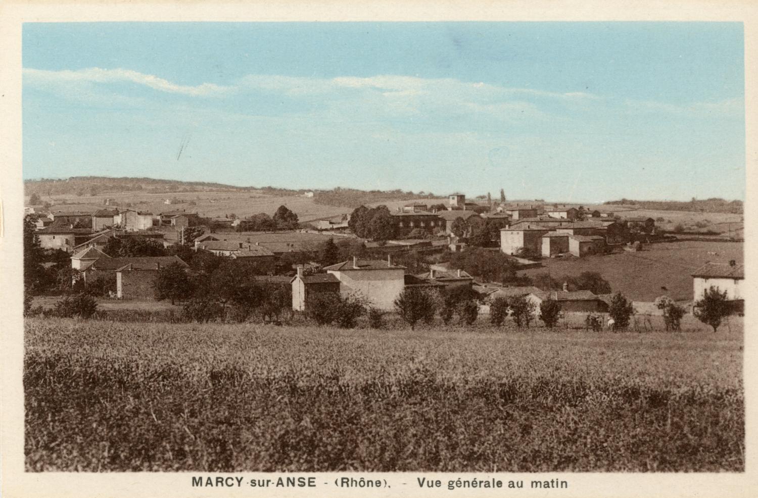 Marcy-sur-Anse (Rhône). - Vue générale au matin