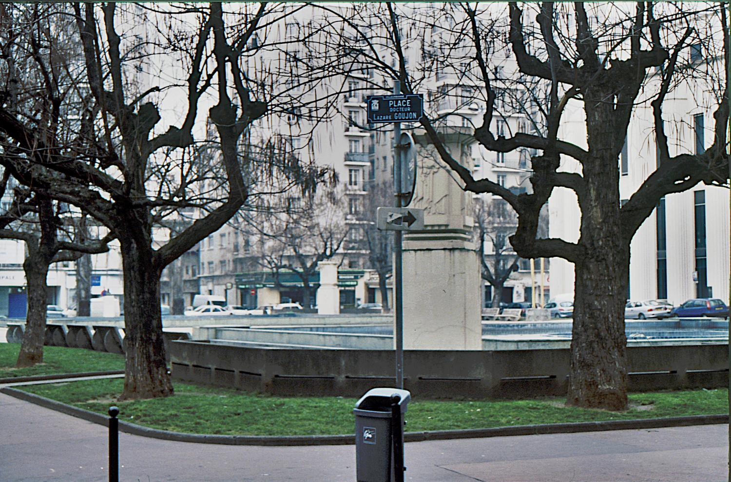 [Place Docteur Lazare-Goujon à Villeurbanne (Rhône)]