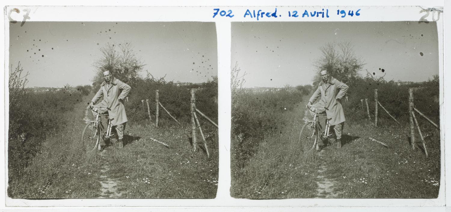 Alfred Reverdy a bicyclette