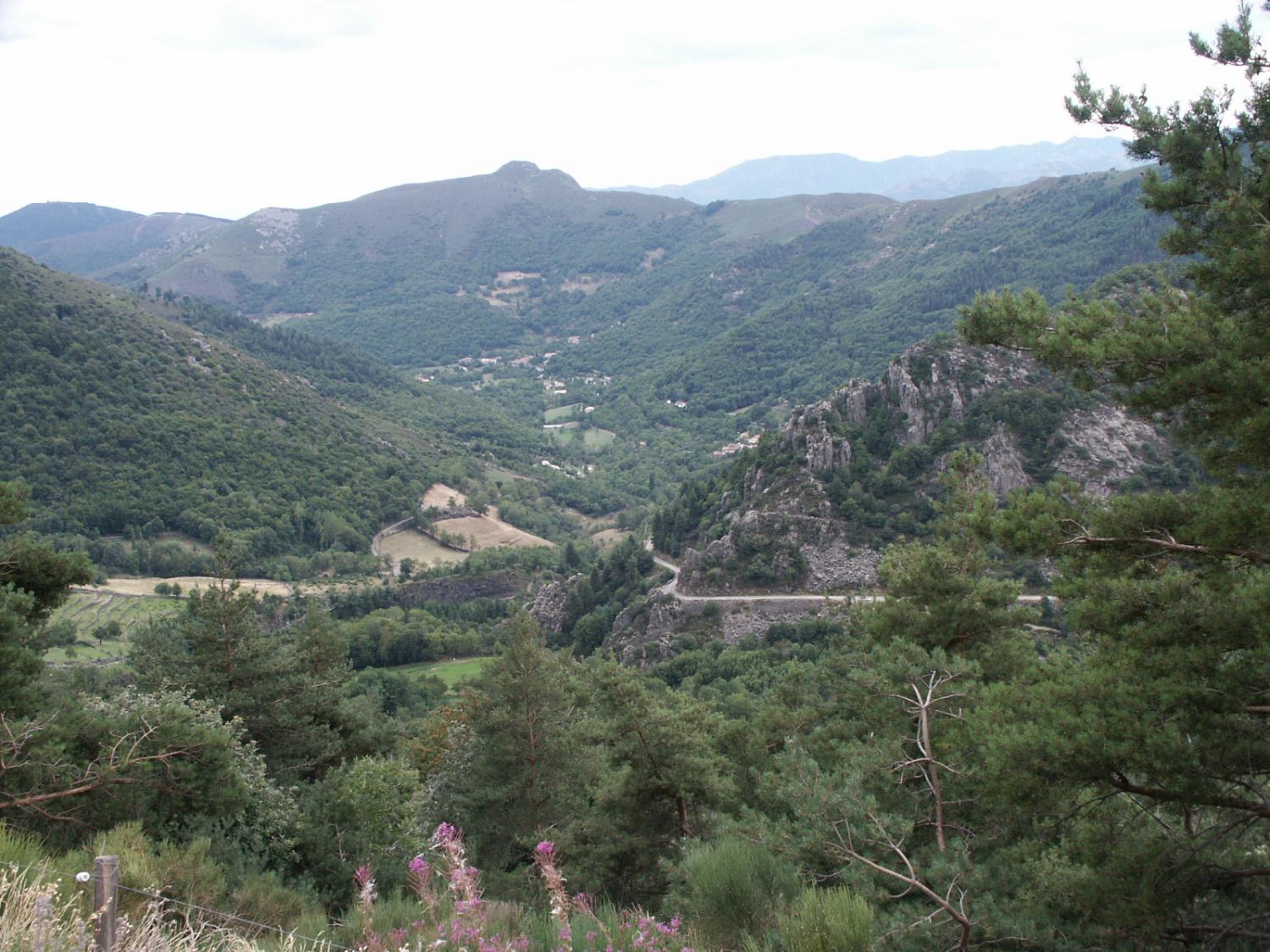 Sur la route entre Aizac et Labastide-sur-Bésorgues, Ardèche