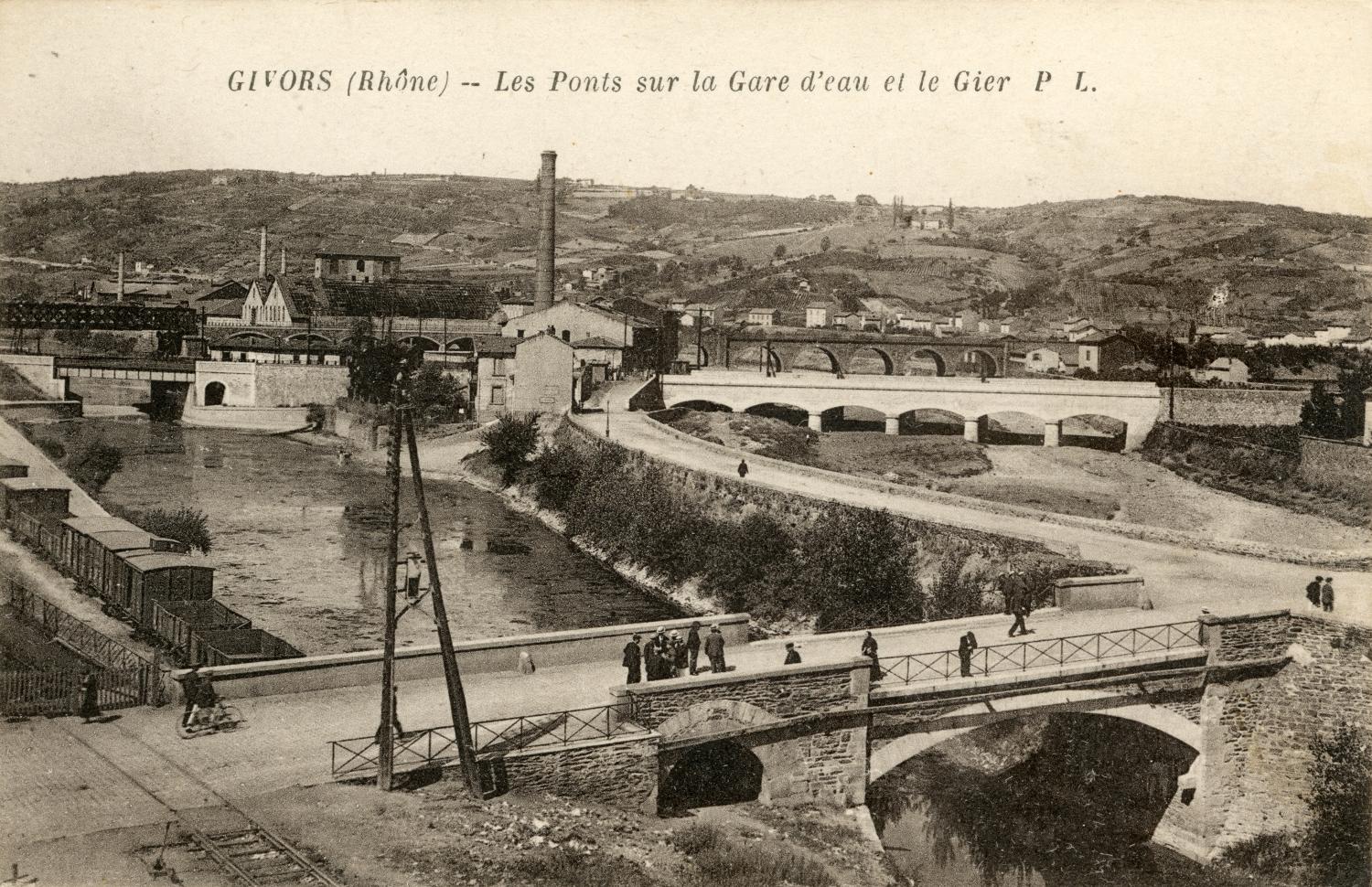 Givors (Rhône). - Les Ponts sur la gare d'eau et le Gier