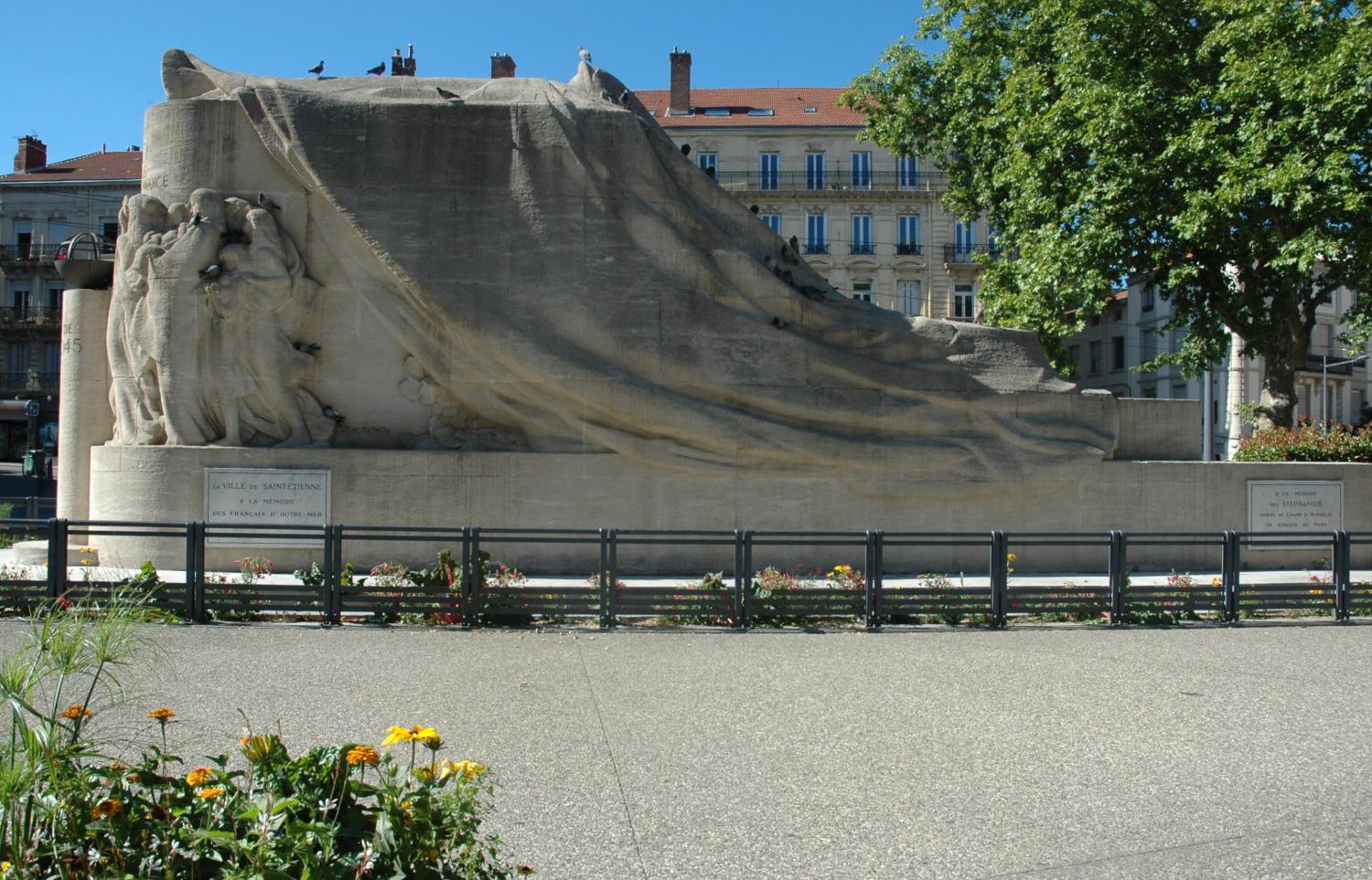 Monument aux morts de la place Fourneyron