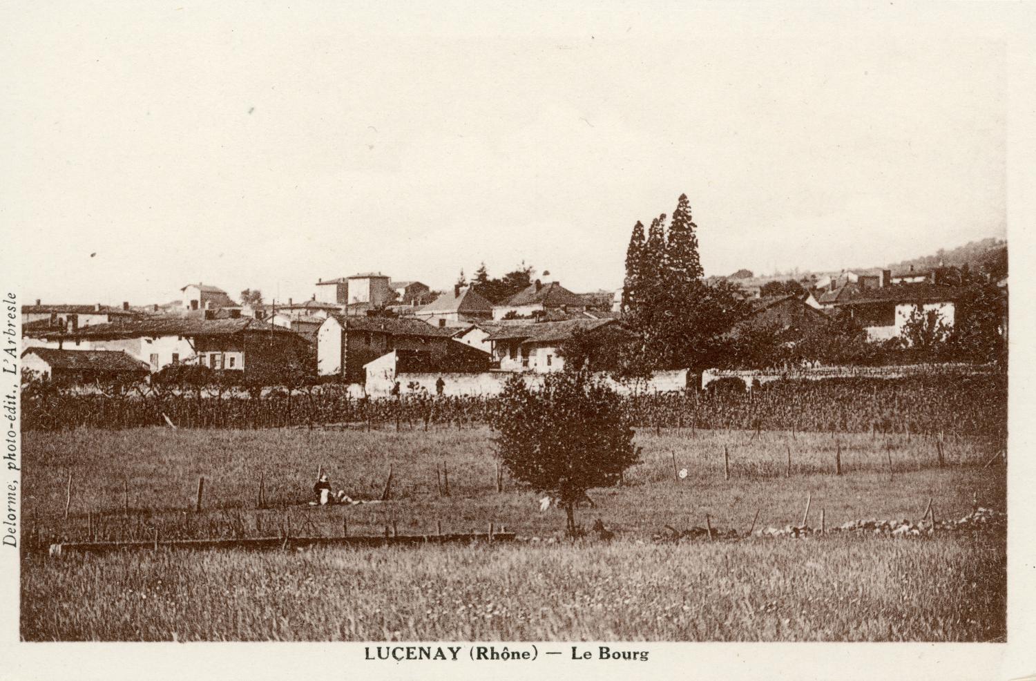 Lucenay (Rhône). - Le Bourg