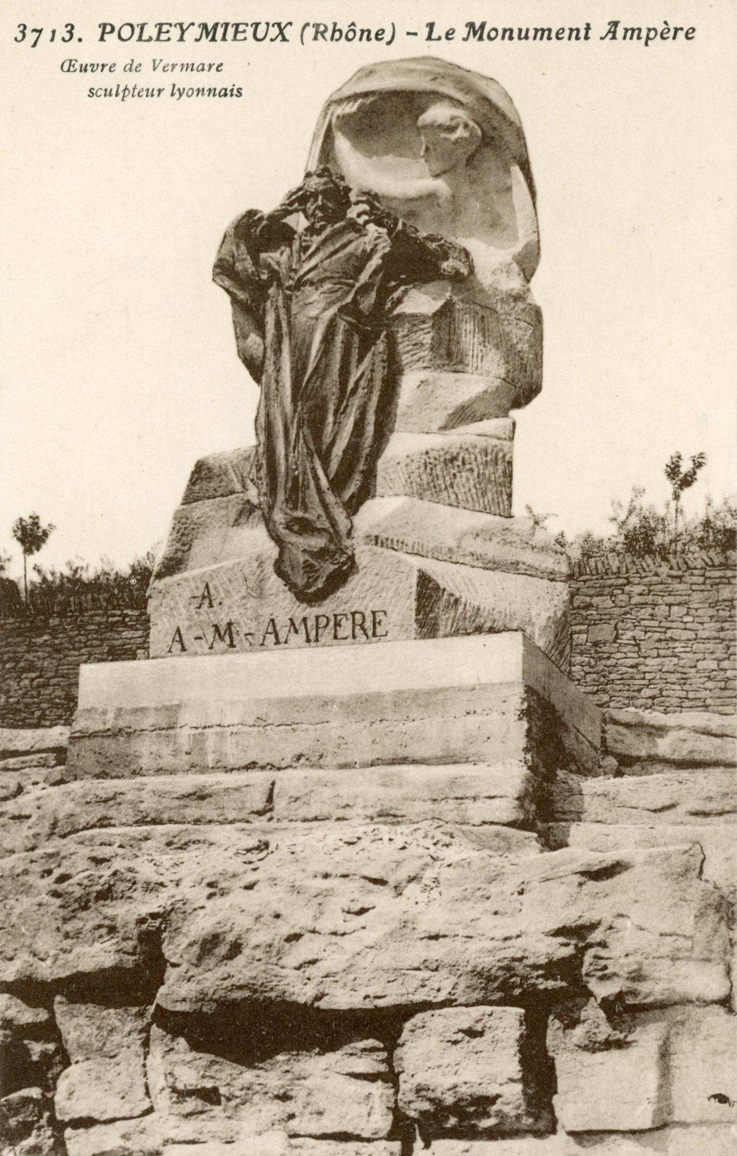 Poleymieux (Rhône). - Le Monument Ampère