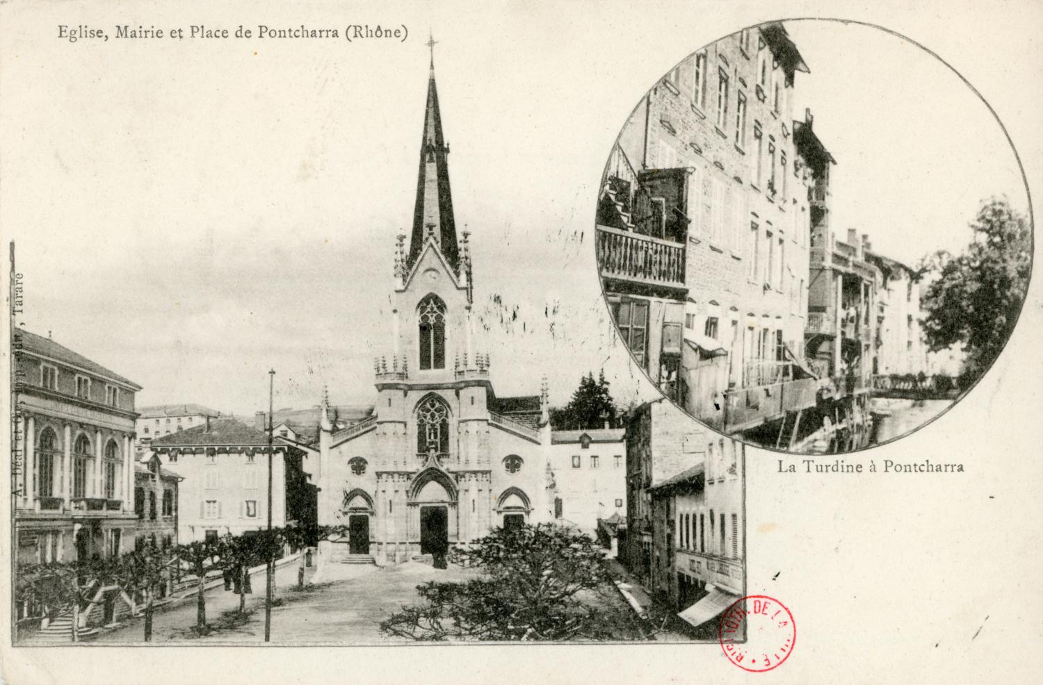 Eglise, Mairie et Place de Pontcharra (Rhône)