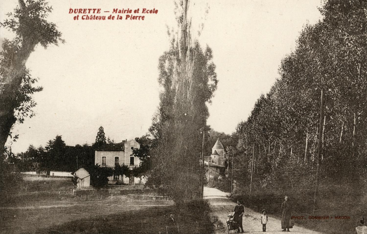 Durette. - Mairie et Ecole et Château de la Pierre