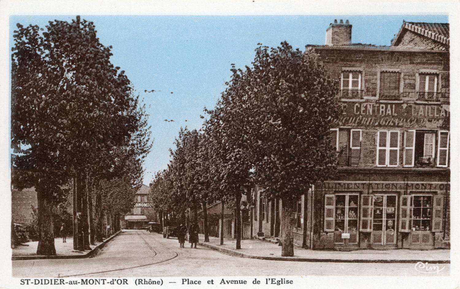 St-Didier-au-Mont-d'Or (Rhône). - Place et Avenue de l'Eglise