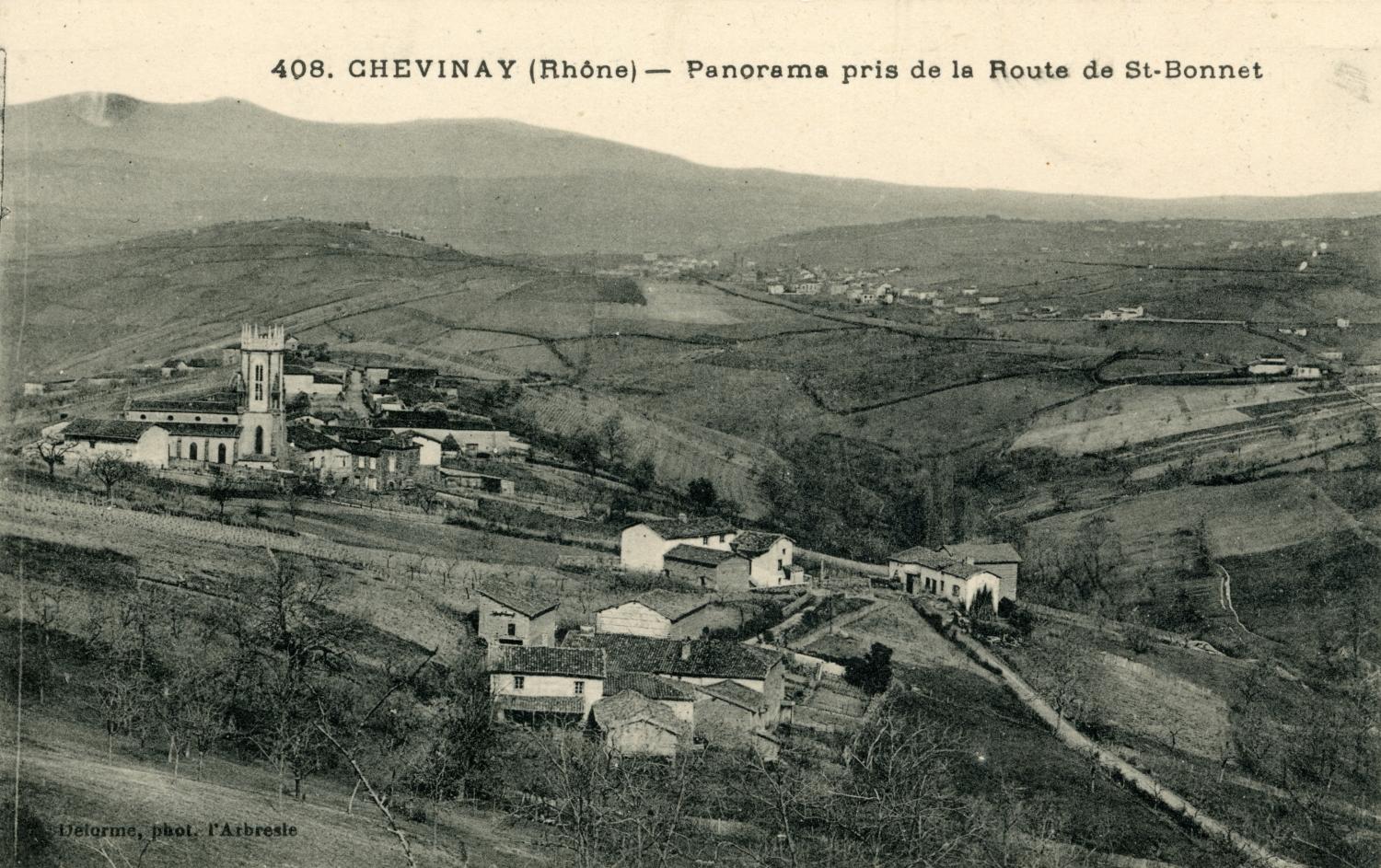 Chevinay (Rhône). - Panorama pris de la route de Saint-Bonnet