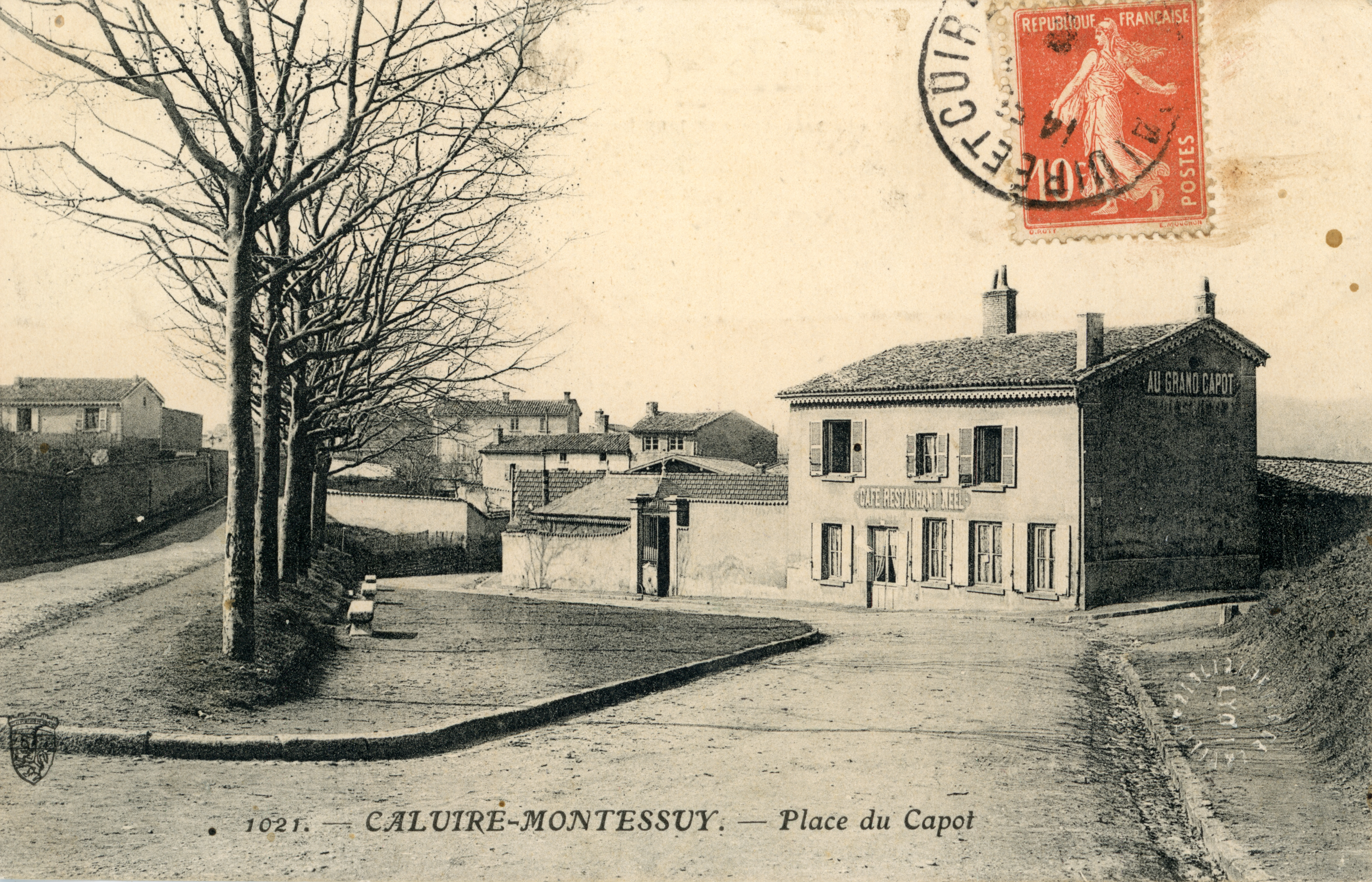 Photographes en Rhône-Alpes::Caluire-Montessuy. - Place du Capot