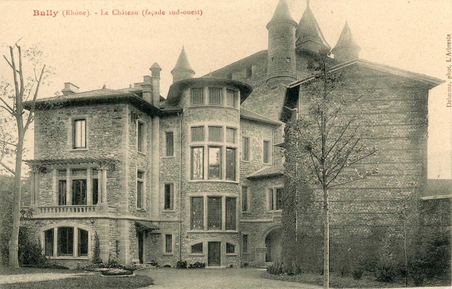 Bully (Rhône). - Le château (façade sud-ouest)