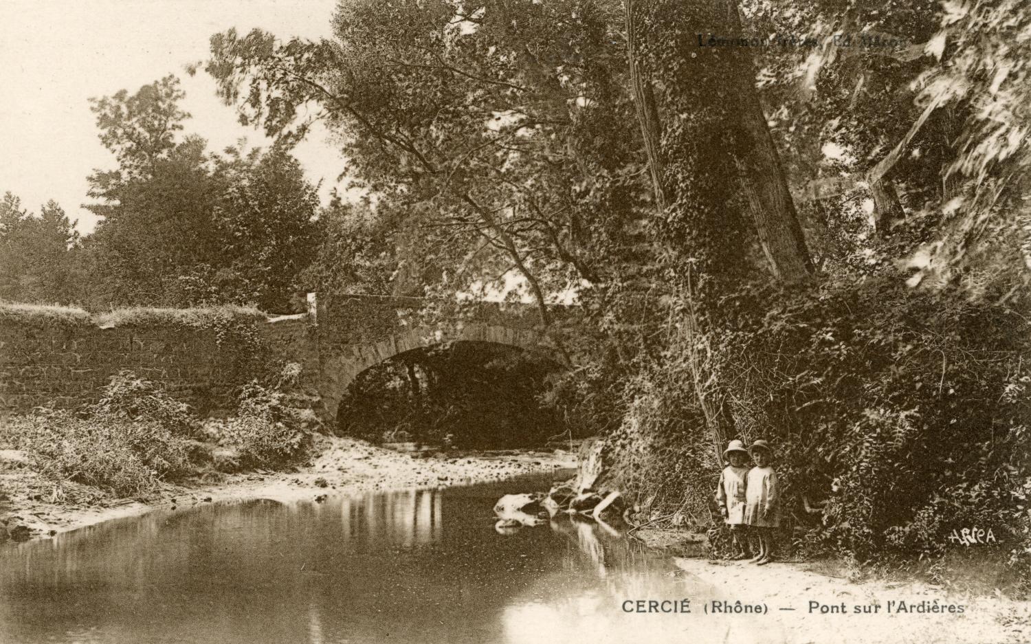 Cercié (Rhône). - Pont sur l'Ardières