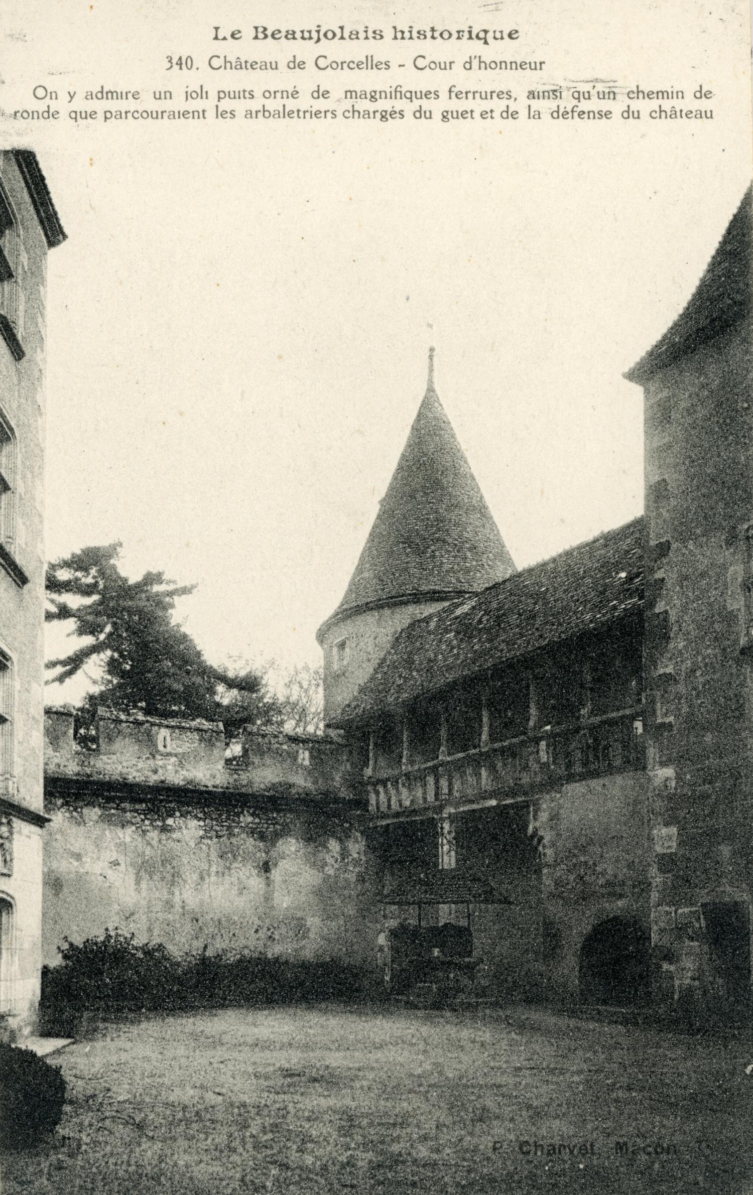 Château de Corcelles. - Cour d'honneur