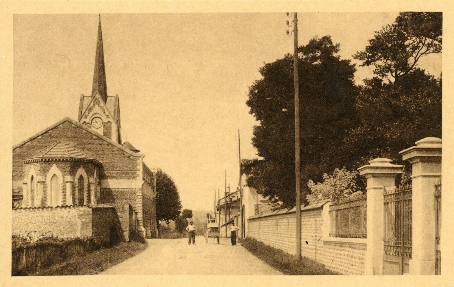 Arnas (Rhône). - Abside de l'Eglise - Grande rue